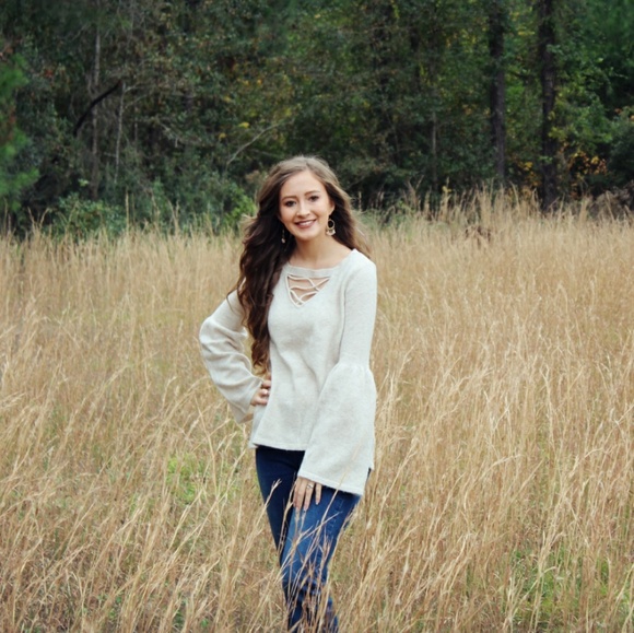 Meet your Posher, Carlee - Picture 2 of 5